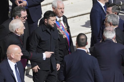 Brief Meeting Between Zelensky and Trump Before Pope Francis' Funeral