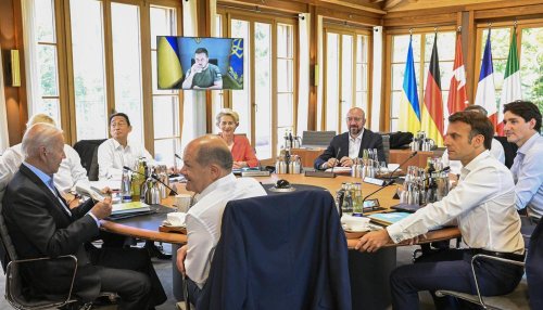 Zelenskyy tells G-7 summit Ukraine forces face urgent moment