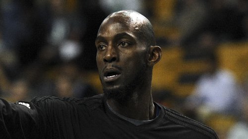 Kevin Garnett takes shot at Lakers over head coaching search