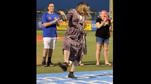 Video: Minor league team holds great Elaine dance contest on ‘Seinfeld Night’