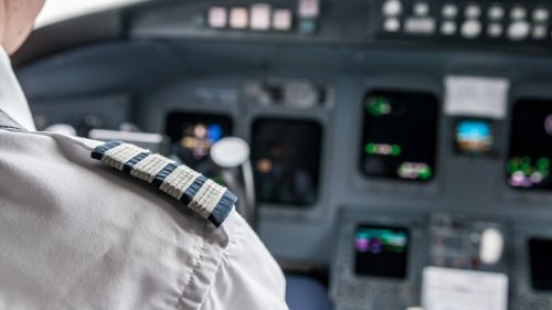 El emotivo mensaje de un piloto en pleno vuelo a un compañero que lucha contra el cáncer: "Mira la vida con fuerza"