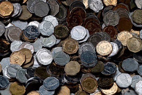 ¿Por qué fabricar una moneda de $ 5 al Estado le significa un gasto de $ 17? - La Tercera