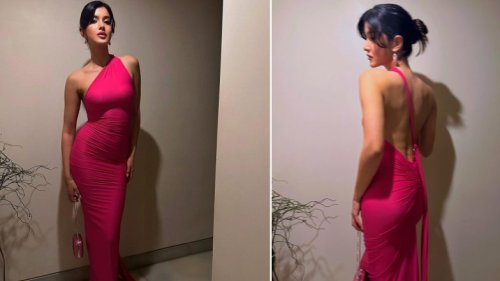 Shanaya Kapoor Exudes Barbie Vibes in Body-Hugging Pink Dress (View Pics)