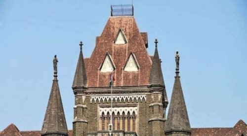 'No Sane Man Would Believe It': Watchman Accused of Having Forcible Sex With Woman at Crowded Juhu Chowpatty Gets Bail, Bombay HC Terms Complainant's Version 'Unbelievable'