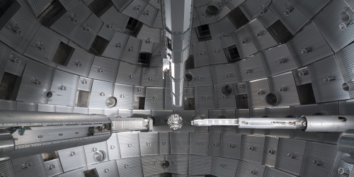 Plongée au cœur du laser mégajoule, l’atout français dans la course mondiale à la fusion nucléaire
