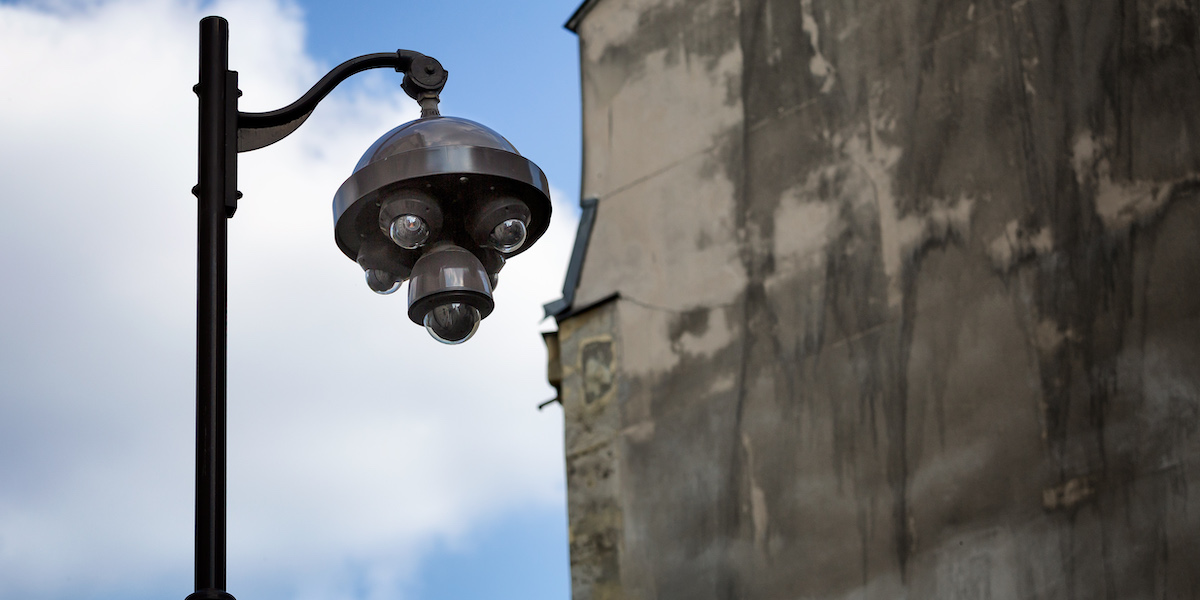 La vidéosurveillance algorithmique prolongée après la fin mars mais contestée