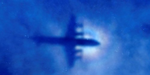 Dix ans après la disparition mystérieuse du vol MH370 de Malaysia Airlines, la Malaisie se dit ouverte à reprendre l’enquête