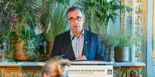 SONDAGE - À Bordeaux, le maire écologiste Pierre Hurmic réussit à convaincre largement, mais...