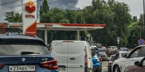 Moscou suspend ses exportations de produits pétroliers pour calmer l'envolée des prix locaux