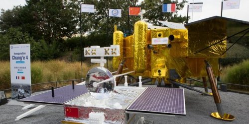 La Chine offre une maquette de la sonde lunaire Chang'e 4 à Toulouse