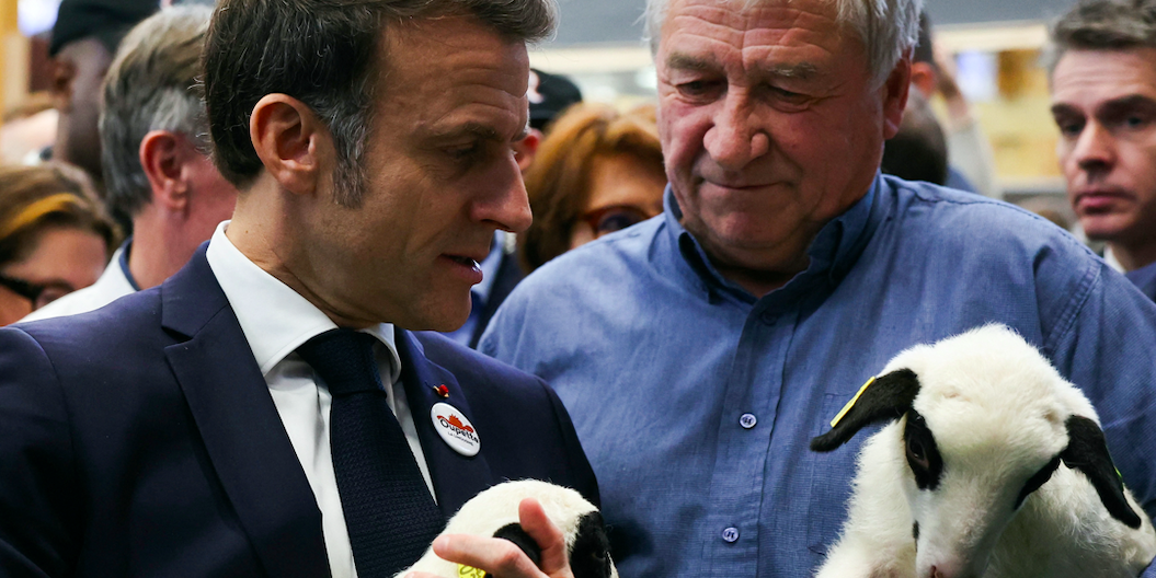 Face aux agriculteurs, Macron fustige l’accord Mercosur, « un mauvais texte »
