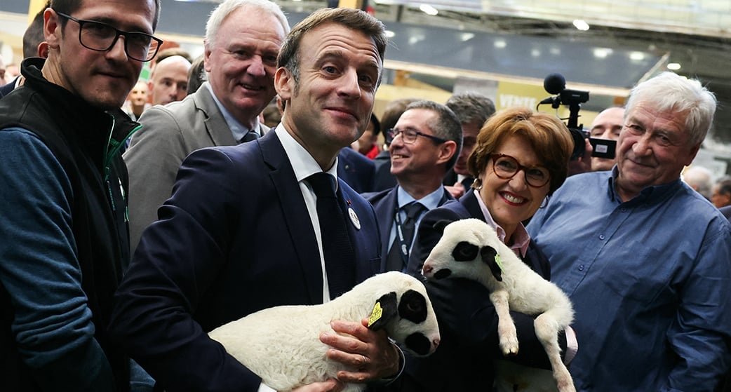 Emmanuel Macron au Salon de l’agriculture : « Nos agriculteurs ne peuvent pas être la variable d’ajustement »