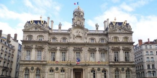 A Lyon, les banques qui prêteront à la Ville devront intégrer des critères « éthiques »