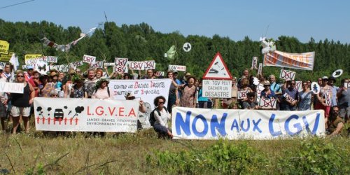 GPSO : les opposants à la LGV défilent en Gironde avec plusieurs recours sous le coude