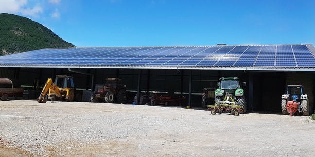 Arrêté sur le solaire : un coup de massue pour les projets de toitures agricoles