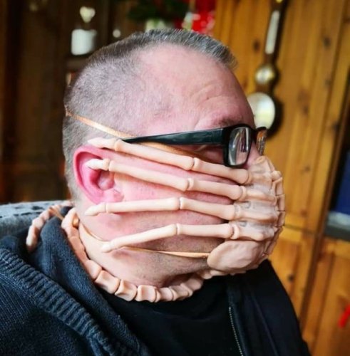 Using a 'Alien' Facehugger As a Protective Face Mask