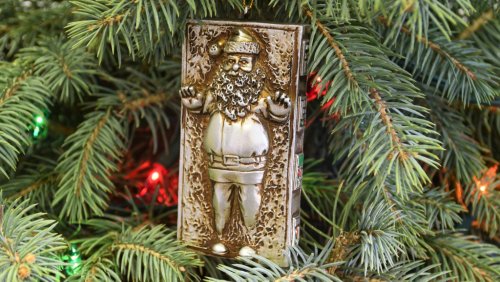 A ‘Santa Frozen in Carbonite’ Christmas Tree Ornament