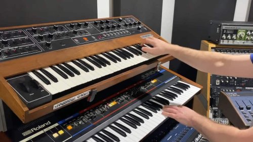 Musician Plays a Nostalgic Medley of Songs From the 1980s on an Array of Different Synthesizers