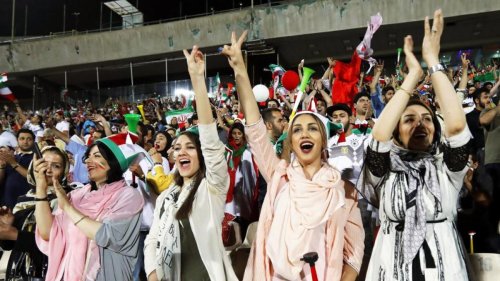 Irán cancela la retransmisión en el estadio Azadí del partido contra España por la presencia de mujeres