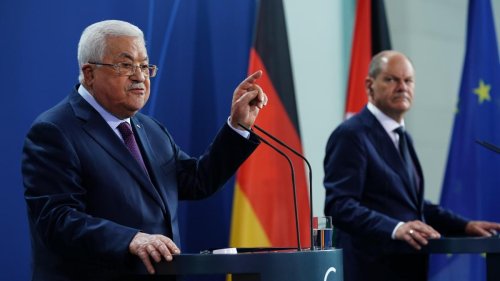 Abbas indigna al llamar “Holocausto” a las masacres de palestinos