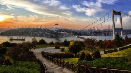 El Primer puente, el símbolo que une Europa y Asia en Estambul