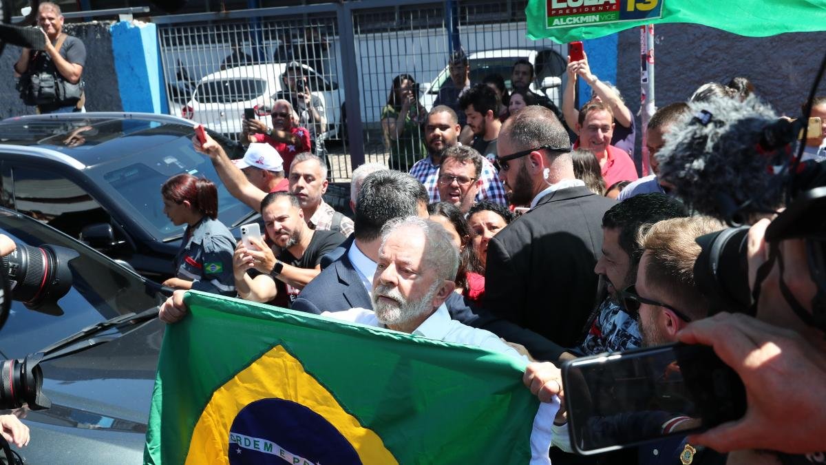 El presidente que se enterró y resucitó a su demonio