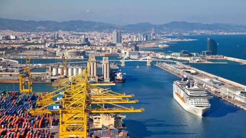 Catalunya instalará una desalinizadora flotante en el Port de Barcelona y descarta el traslado de agua en barcos
