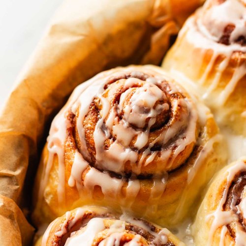 Cinnamon Rolls with Heavy Cream