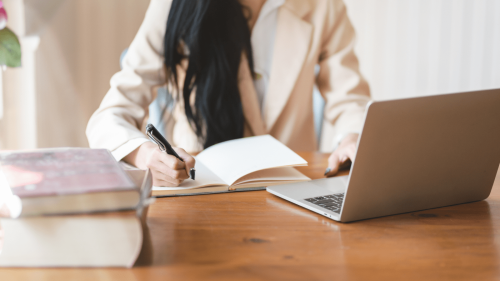 4 raisons pour lesquelles vous devez commencer un journal + 18 astuces pour débuter parfaitement - Vision Magazine