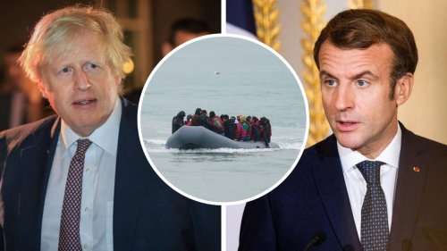 Macron 'brands Johnson a clown' in spat over migrant crisis