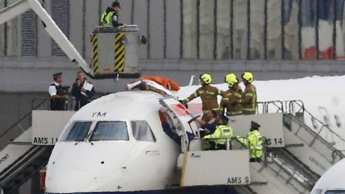 Court jails star Paralympian for gluing himself to plane
