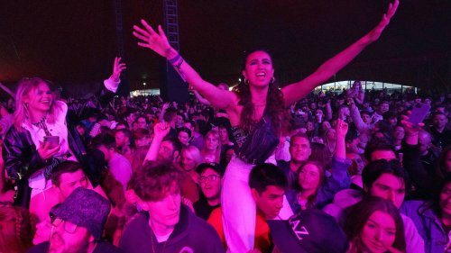 Thousands flock to pilot music festival in Liverpool after negative Covid tests