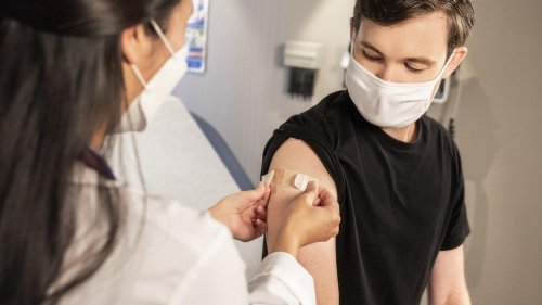 "Cela ne va pas le faire" : pessimisme sur l'efficacité des vaccins anti-Covid existants face à Omicron