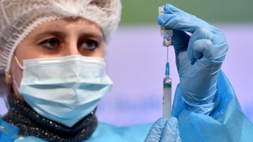Covid-19 : les contaminations repartent à la hausse au Royaume-Uni, la faute au vaccin AstraZeneca ?