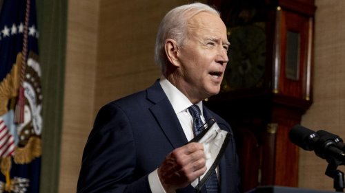 "Ils tuent des gens" : Joe Biden et Facebook s'écharpent sur la désinformation liée aux vaccins