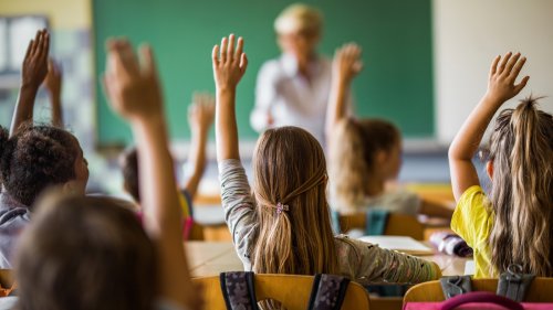 Les enfants transgenres peuvent officiellement se faire appeler par le prénom de leur choix à l’école