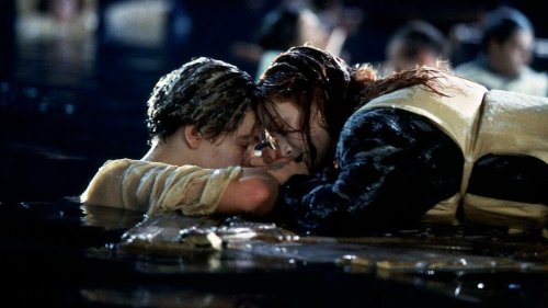 La fameuse porte dans Titanic vendue pour une somme colossale aux enchères