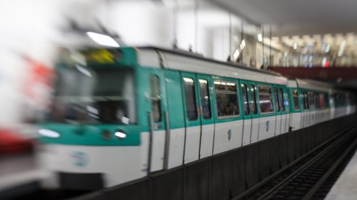 Insolite : une course-poursuite s'engage sur les voies du métro, 2000 voyageurs évacués des rames
