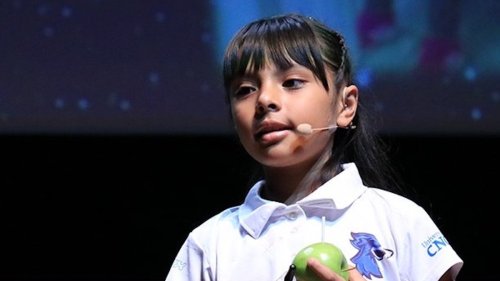 Cette fillette de 9 ans est un vrai petit génie, au QI supérieur à Einstein et Hawking