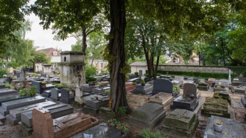 Une mystérieuse cérémonie d’un groupuscule d’extrême-droite au cimetière de Charonne