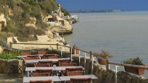 Cet incroyable restaurant dans une grotte est perché sur l'Estuaire de la Gironde !
