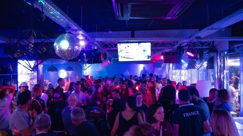Danse Machine, le plus grand bar de Bordeaux qui replonge dans les 90's