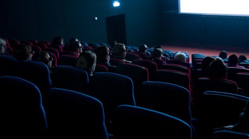 Un film porno projeté dans un cinéma parisien