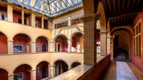 Cet établissement mythique du XIVe siècle rouvre ses portes à Lyon après 30 mois de travaux
