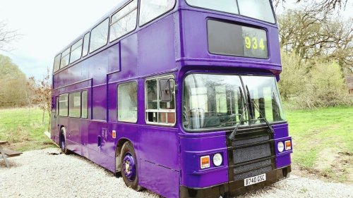 À 1h de Lille, il est possible de dormir dans le Magicobus d’Harry Potter