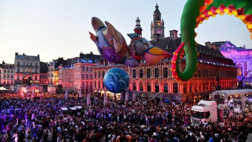 Les plus belles photos et vidéos de l'incroyable parade Utopia de ce week-end à Lille