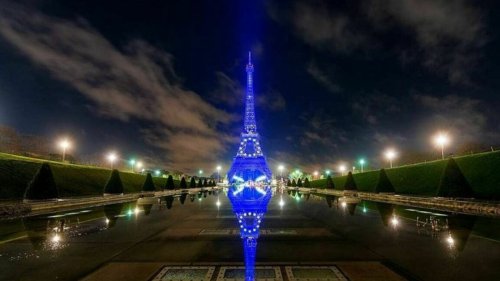 Plus que quelques jours pour admirer la Tour Eiffel en bleue