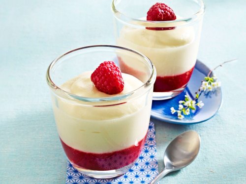 Himbeer-Gelee mit Zitronen-Mousse