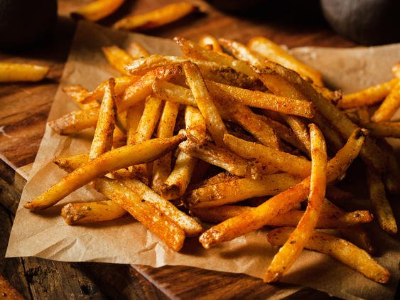 Pommes im Ofen selber machen - so geht's | LECKER