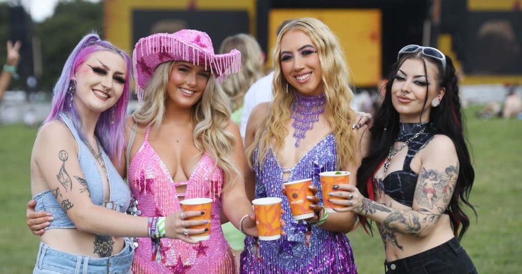 LEEDS FESTIVAL